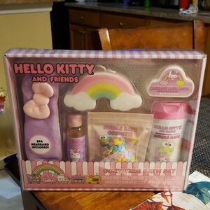 Hello Kitty Pink and Rainbow Bath Set